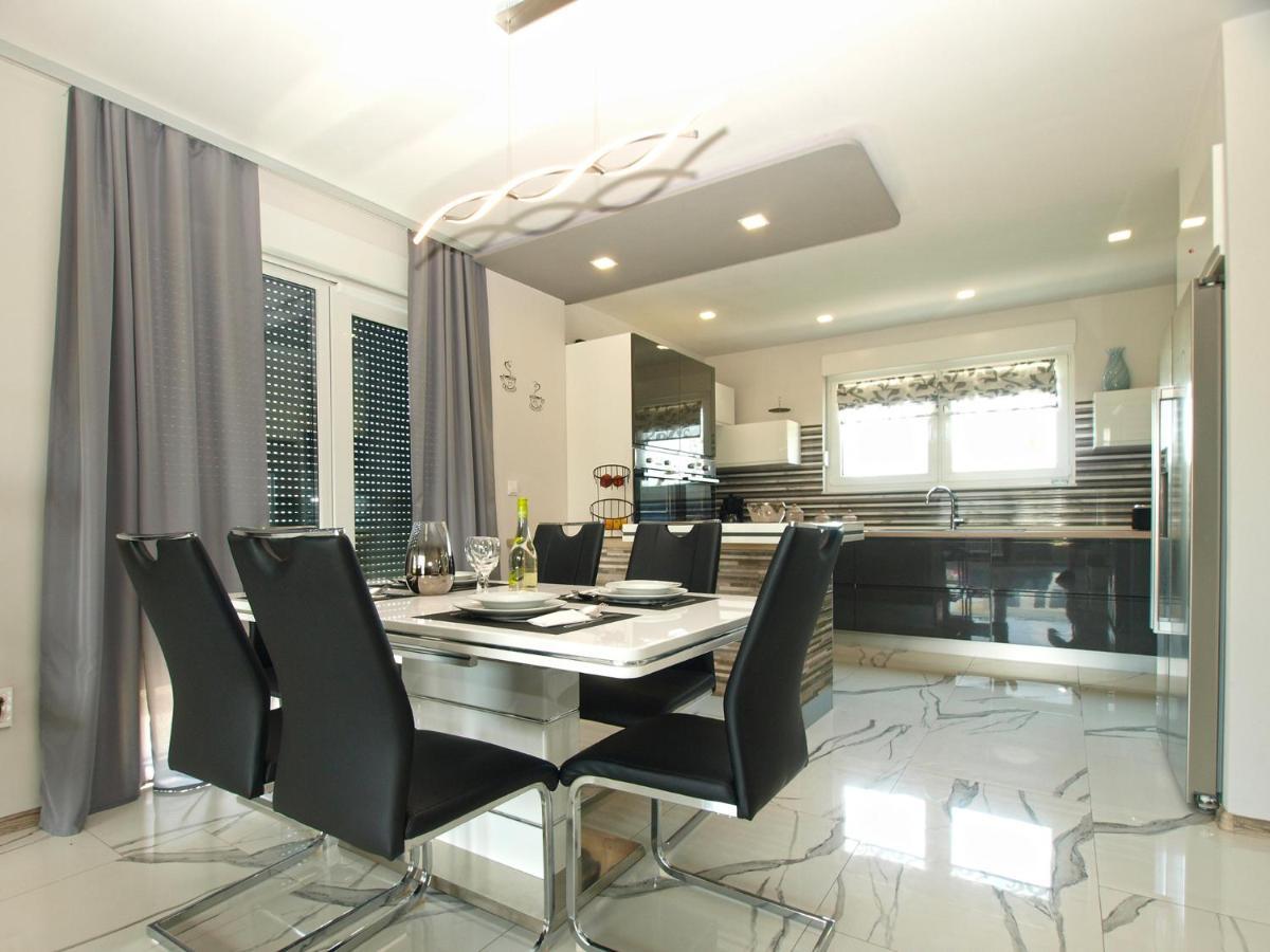 Galižana Villa Monteci 2052 מראה חיצוני תמונה