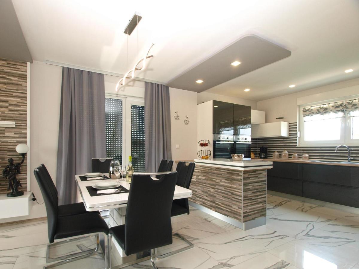 Galižana Villa Monteci 2052 מראה חיצוני תמונה